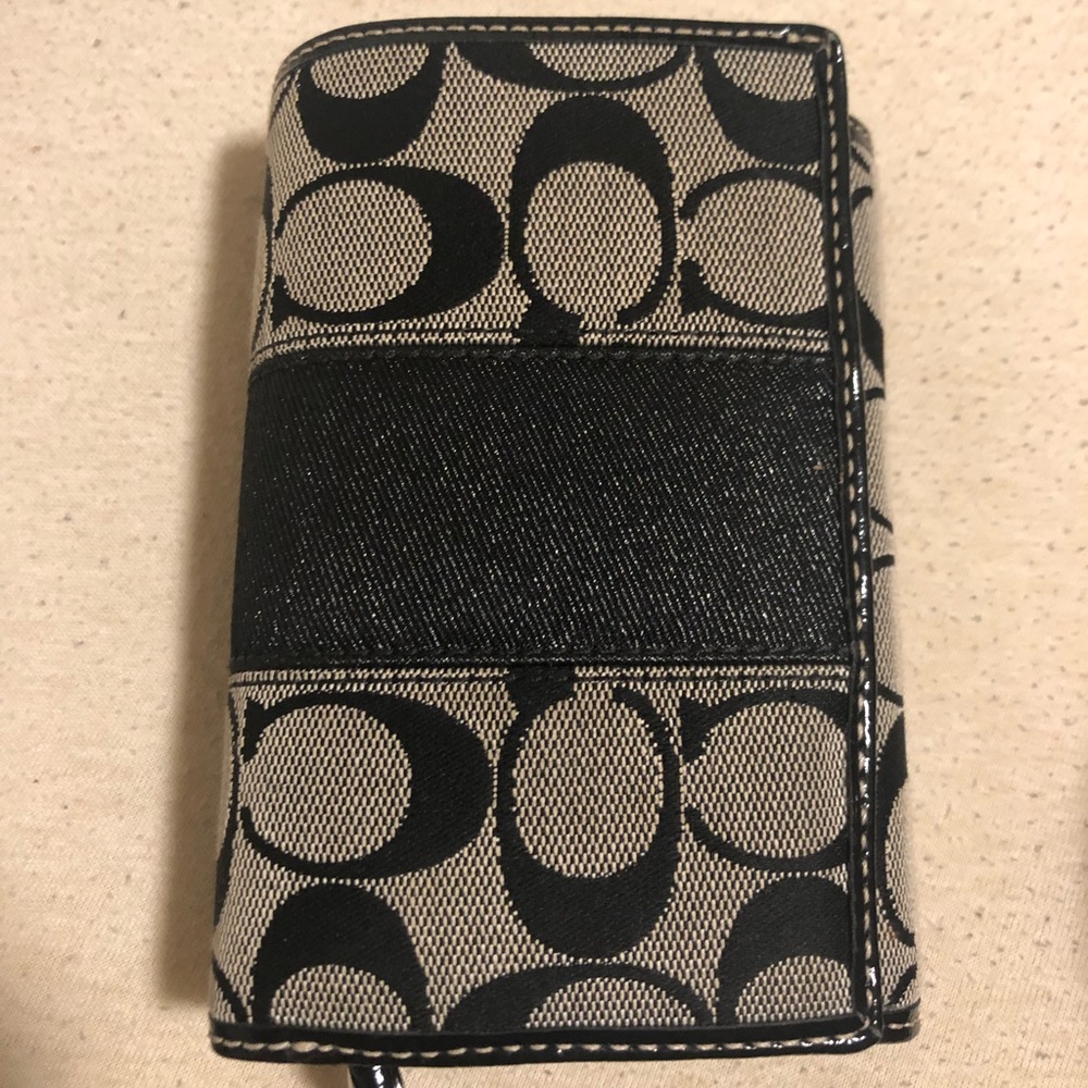 🚨Authentic Coach Wallet🚨black canvas signature